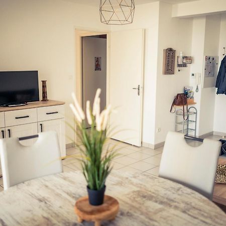 L Arene Margaux, 300 M Du Tram Apartment Лормон Екстериор снимка